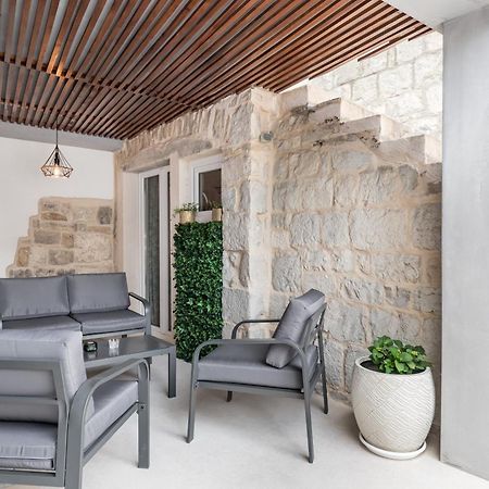 Heritage Apartman Geza In Centar With Private Parking Kastela Bagian luar foto
