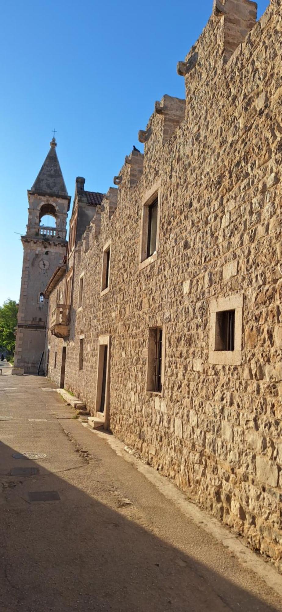 Heritage Apartman Geza In Centar With Private Parking Kastela Bagian luar foto